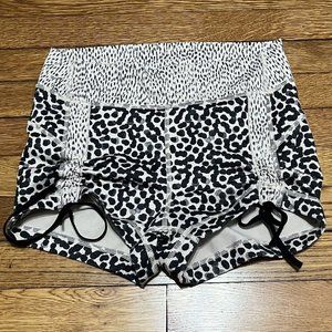 Lululemon Tight Fit Booty Shorts Workout Gym Womens Sz 8 Black Tan Animal Print
